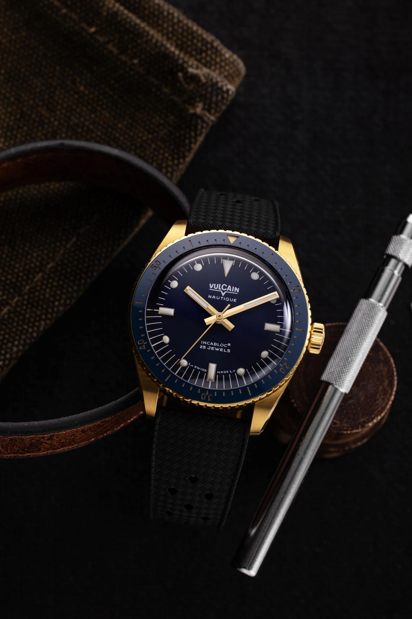 Skindiver Nautique - Gold & Blue - Image 19