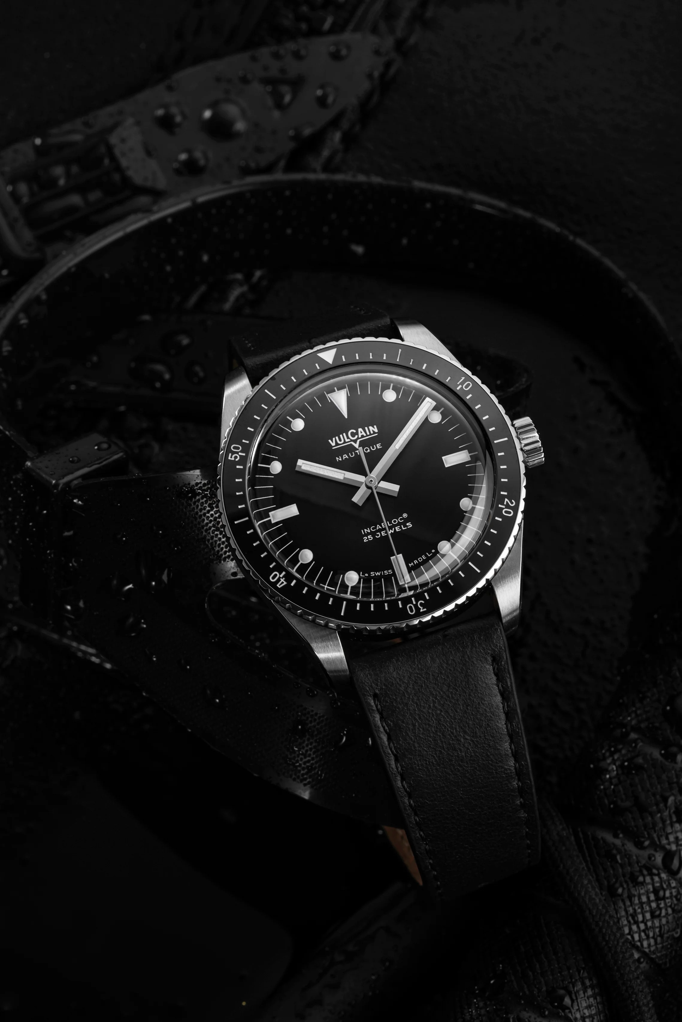 Skindiver Nautique - Black with White Lum - Image 12
