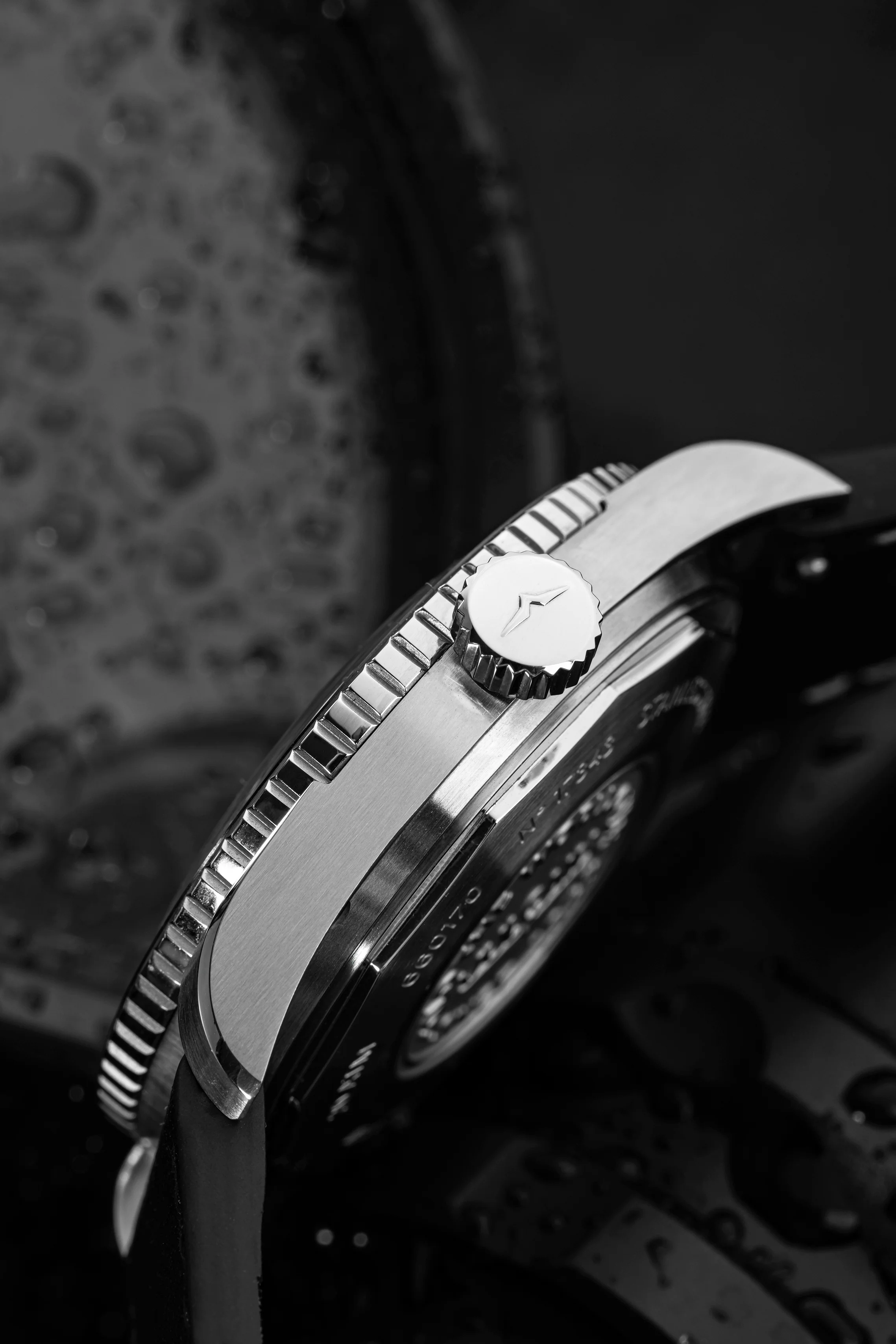 Skindiver Nautique - Black with White Lum - Image 16