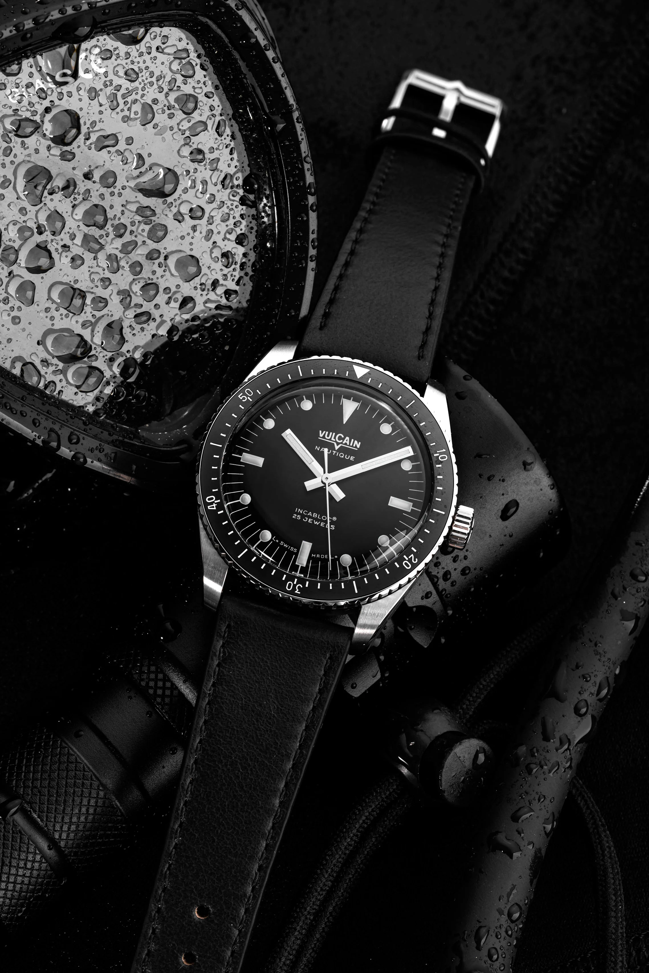 Skindiver Nautique - Black with White Lum - Image 17