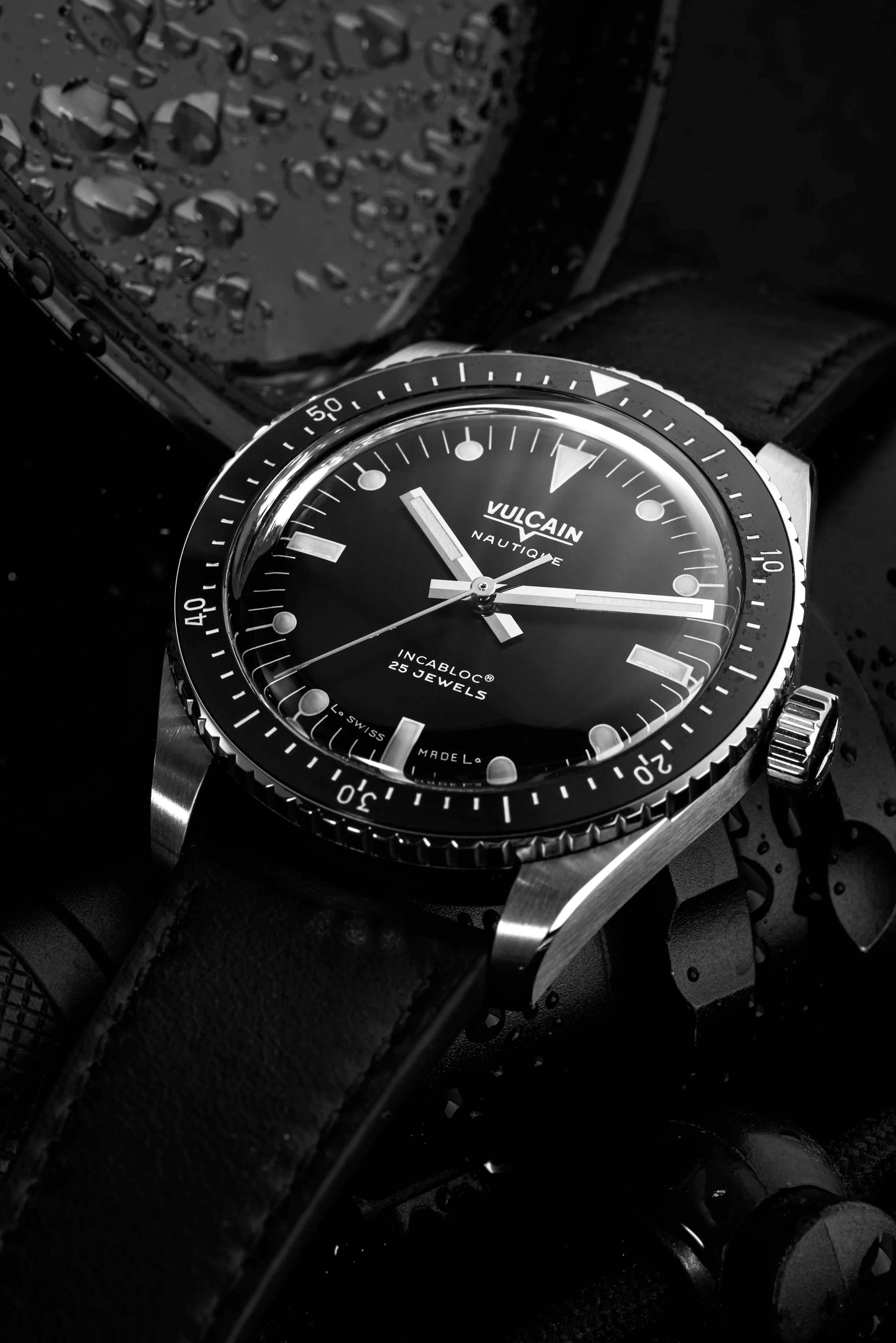 Skindiver Nautique - Black with White Lum - Image 23