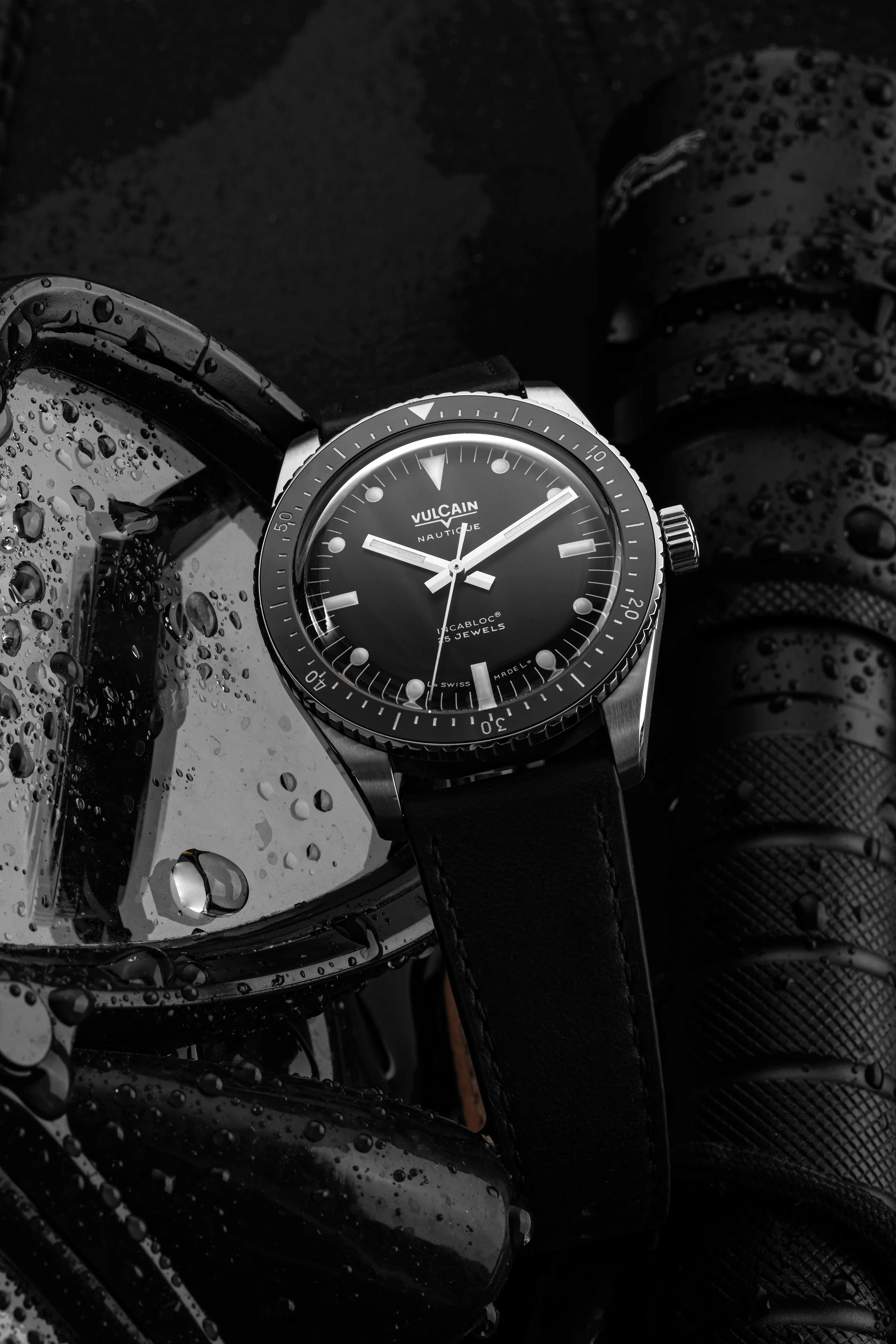Skindiver Nautique - Black with White Lum - Image 8